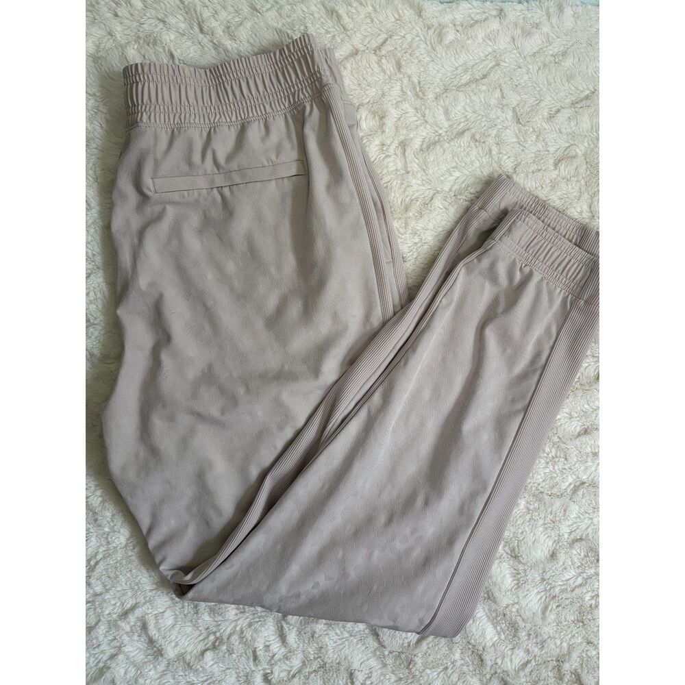 Athleta Brooklyn Textured Joggers Size 10 Beige Light Gray Pull On Travel Pants - Picture 9 of 9